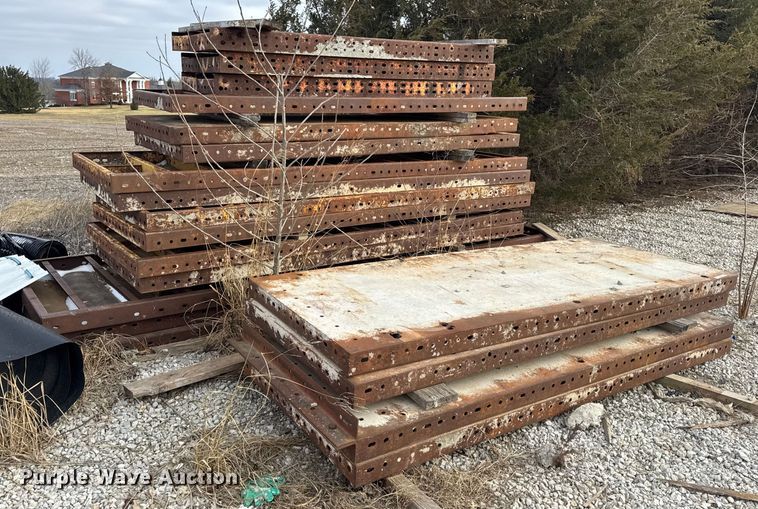 image for item EN0810 (22) concrete forms