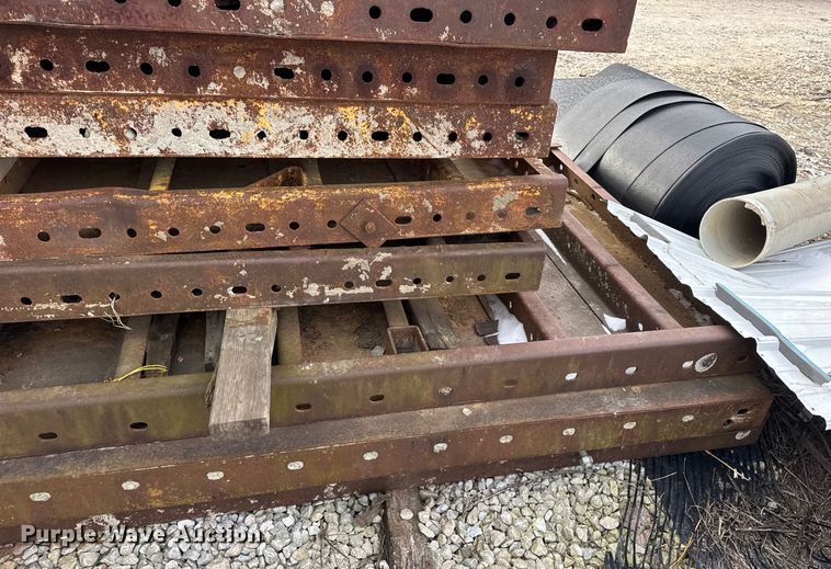 image for item EN0810 (22) concrete forms