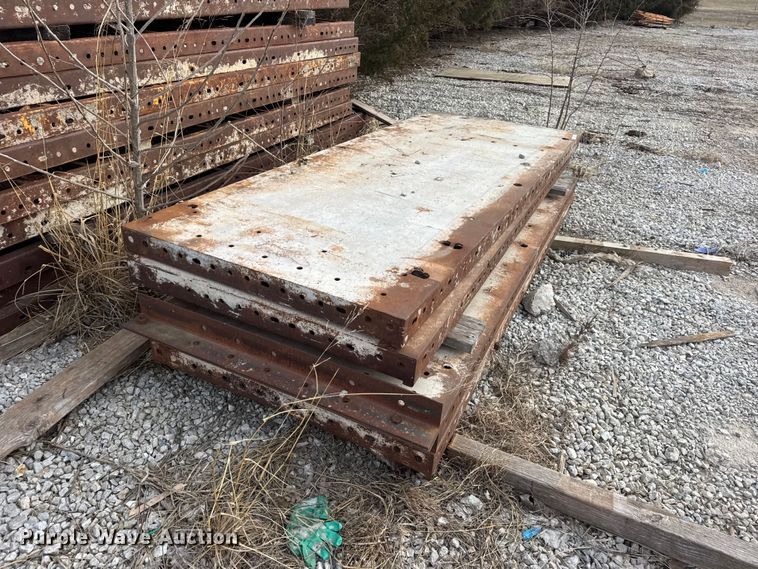 image for item EN0810 (22) concrete forms