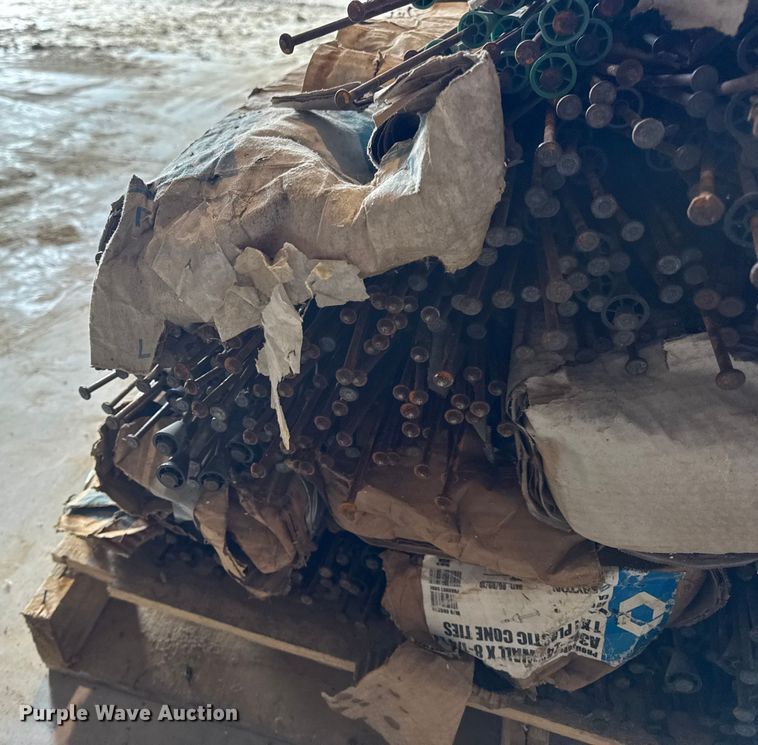 image for item EN0813 Snap ties