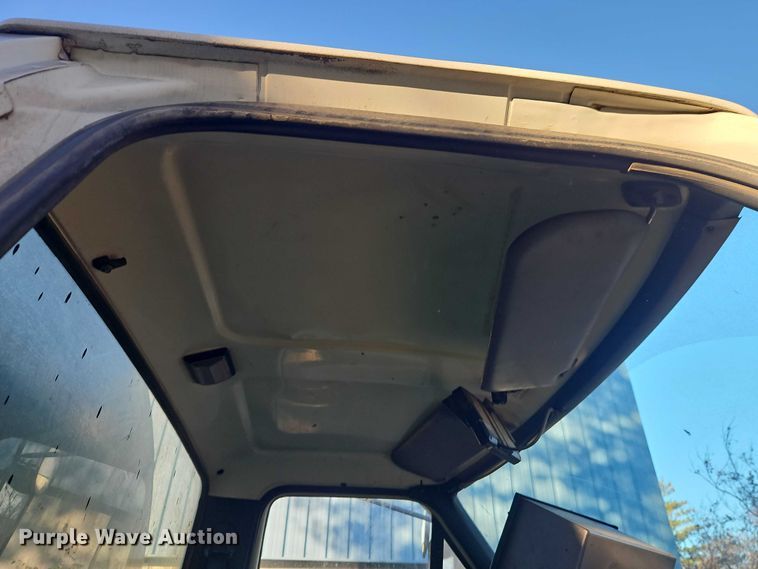 image for item EO4908 1998 Ford F-800 tack distributor truck 