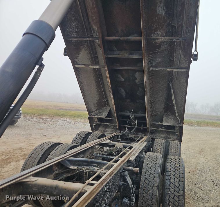 image for item EO4909 2006 Sterling Truck A9500 Series dump truck