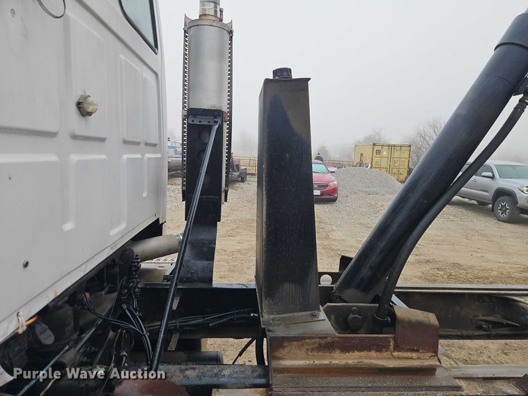 image for item EO4909 2006 Sterling Truck A9500 Series dump truck