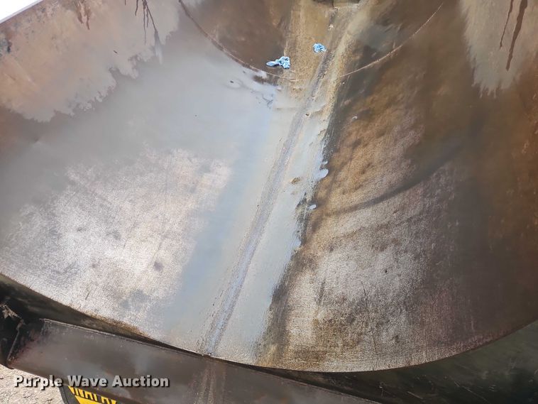 image for item EO4909 2006 Sterling Truck A9500 Series dump truck