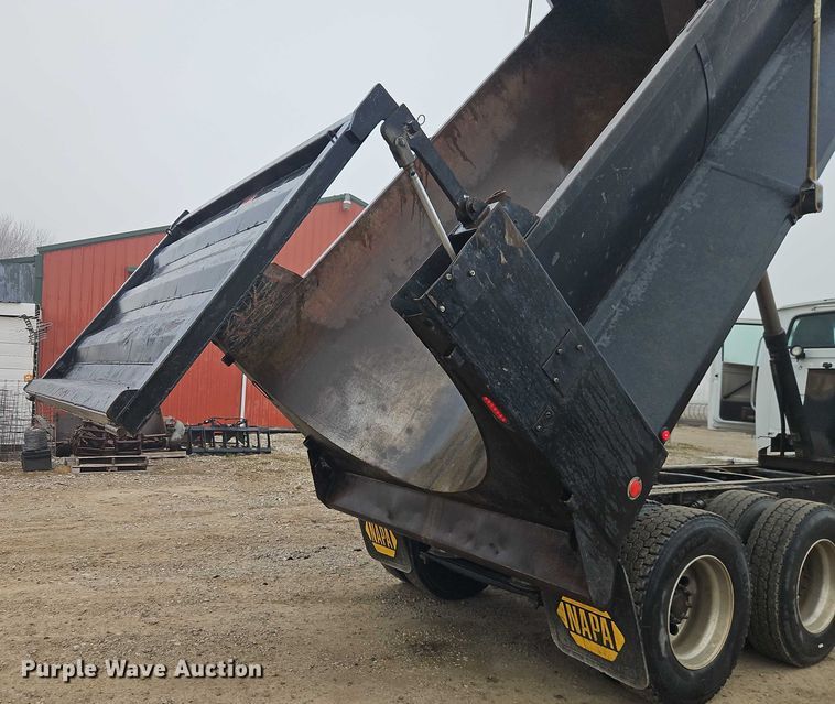 image for item EO4909 2006 Sterling Truck A9500 Series dump truck