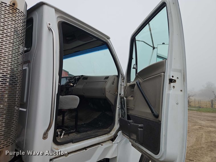 image for item EO4909 2006 Sterling Truck A9500 Series dump truck