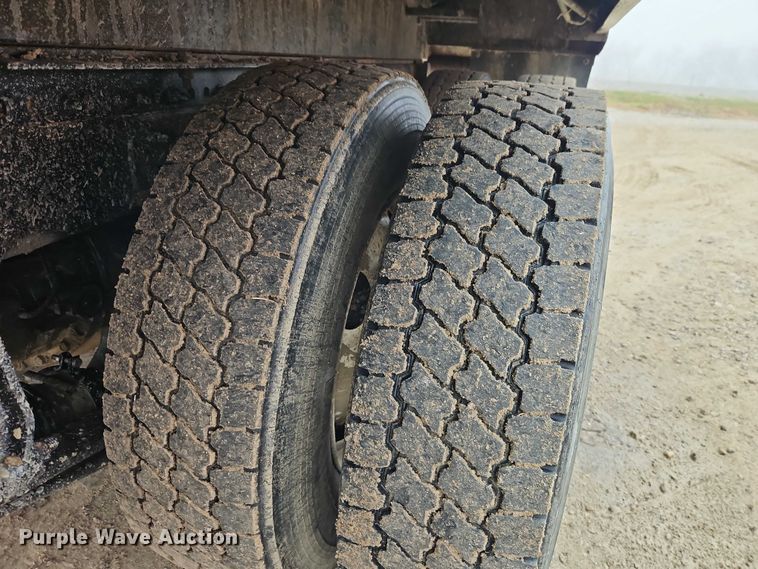 image for item EO4909 2006 Sterling Truck A9500 Series dump truck