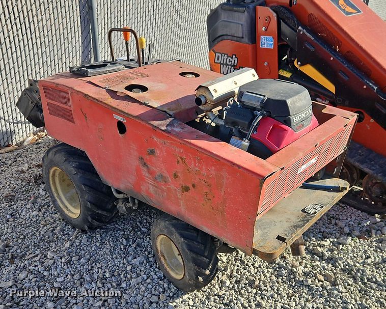 image for item EO4913 Ditch Witch 255SX vibratory cable plow