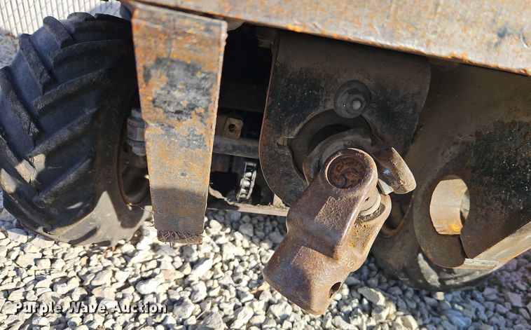 image for item EO4913 Ditch Witch 255SX vibratory cable plow