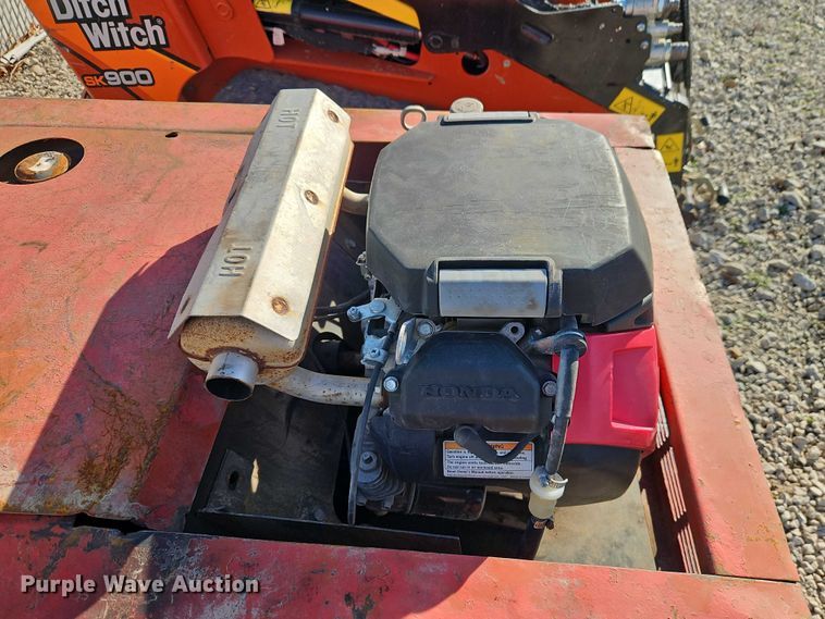 image for item EO4913 Ditch Witch 255SX vibratory cable plow