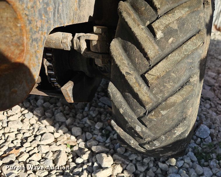 image for item EO4913 Ditch Witch 255SX vibratory cable plow