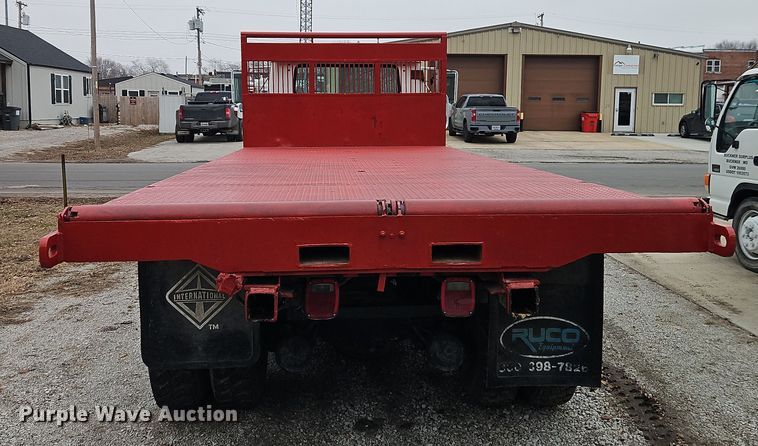 image for item EO4916 1996 International F4900 flatbed truck