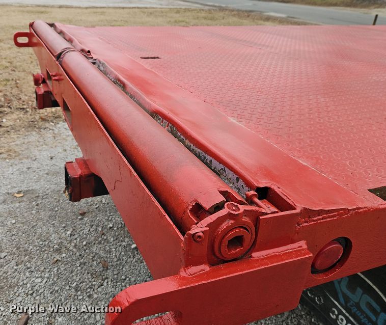 image for item EO4916 1996 International F4900 flatbed truck