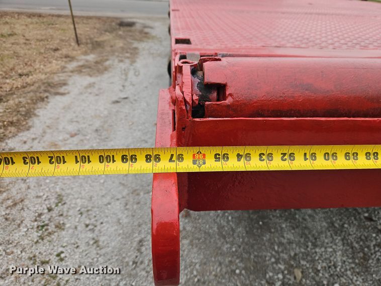 image for item EO4916 1996 International F4900 flatbed truck