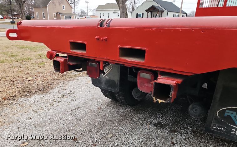 image for item EO4916 1996 International F4900 flatbed truck