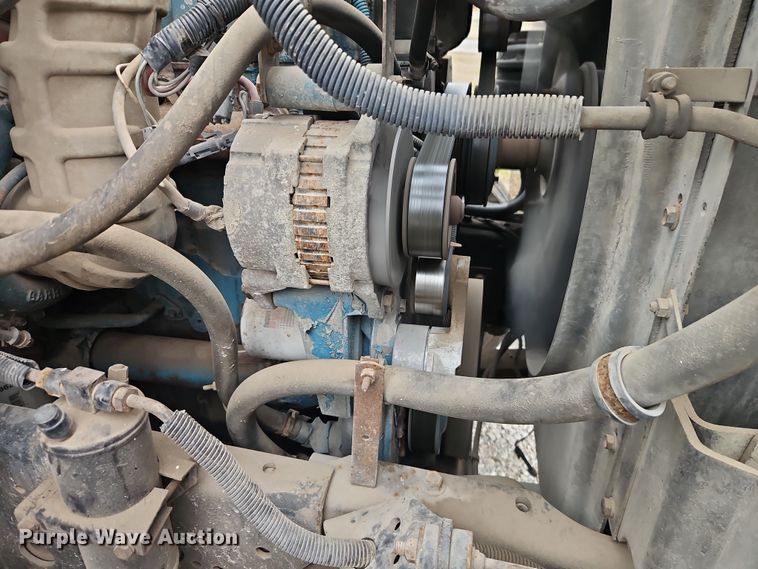 image for item EO4916 1996 International F4900 flatbed truck