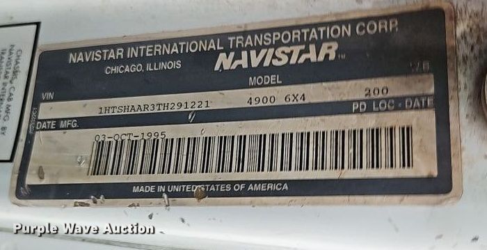 image for item EO4916 1996 International F4900 flatbed truck