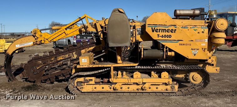 image for item EP2750 1982 Vermeer T-600D trencher