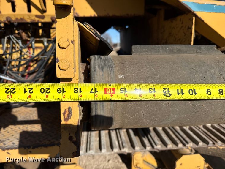 image for item EP2750 1982 Vermeer T-600D trencher