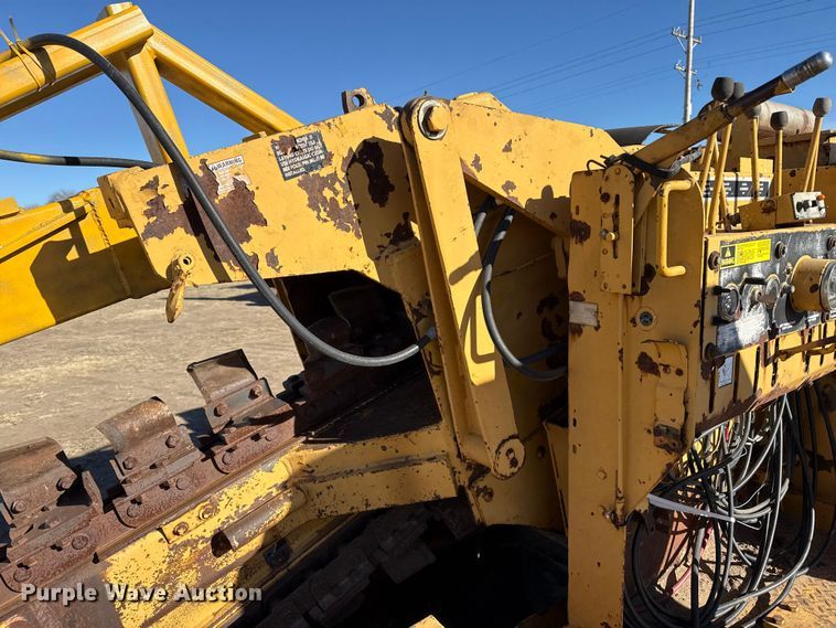 image for item EP2750 1982 Vermeer T-600D trencher