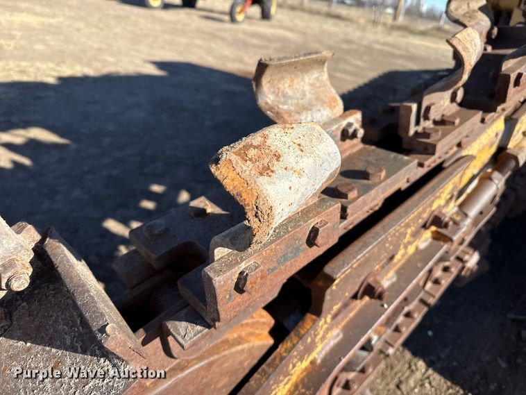 image for item EP2750 1982 Vermeer T-600D trencher