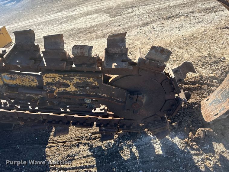 image for item EP2750 1982 Vermeer T-600D trencher