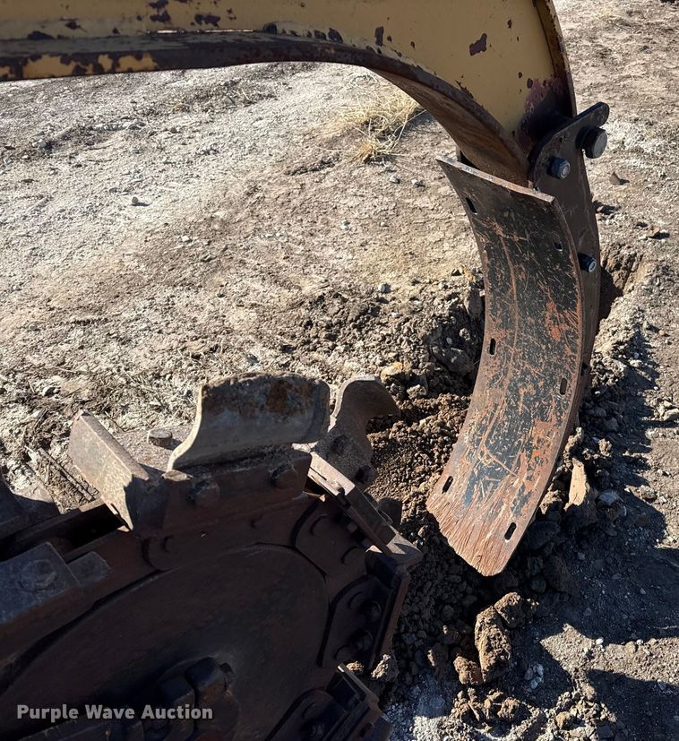 image for item EP2750 1982 Vermeer T-600D trencher