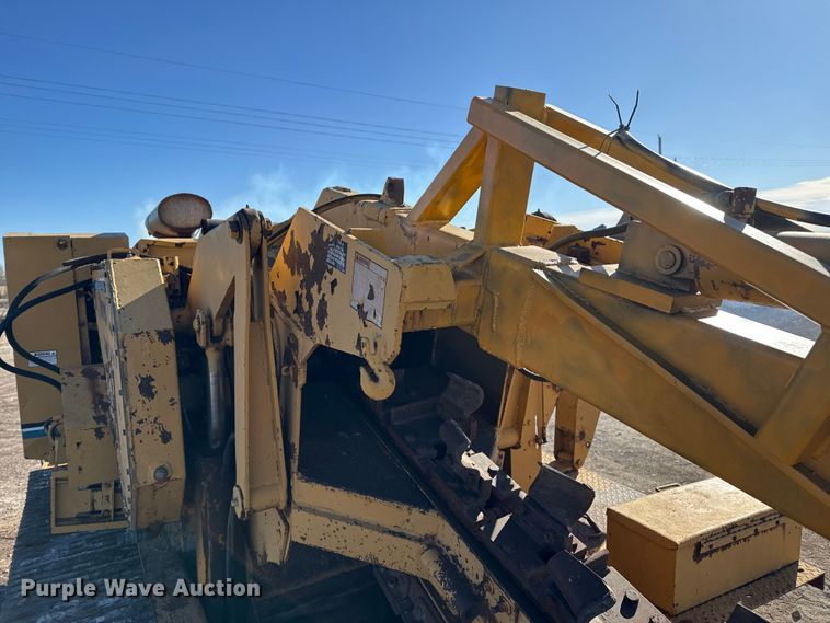 image for item EP2750 1982 Vermeer T-600D trencher