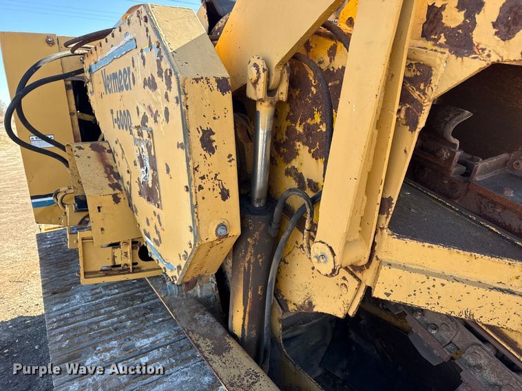 image for item EP2750 1982 Vermeer T-600D trencher