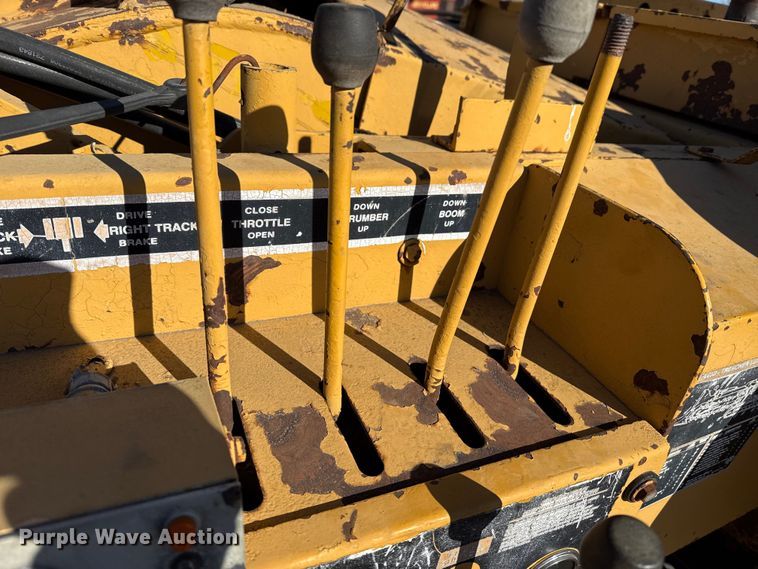 image for item EP2750 1982 Vermeer T-600D trencher