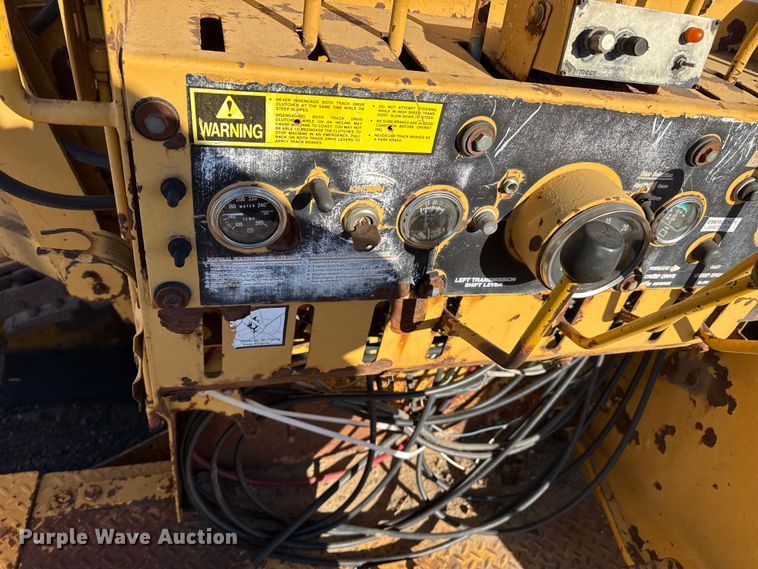 image for item EP2750 1982 Vermeer T-600D trencher