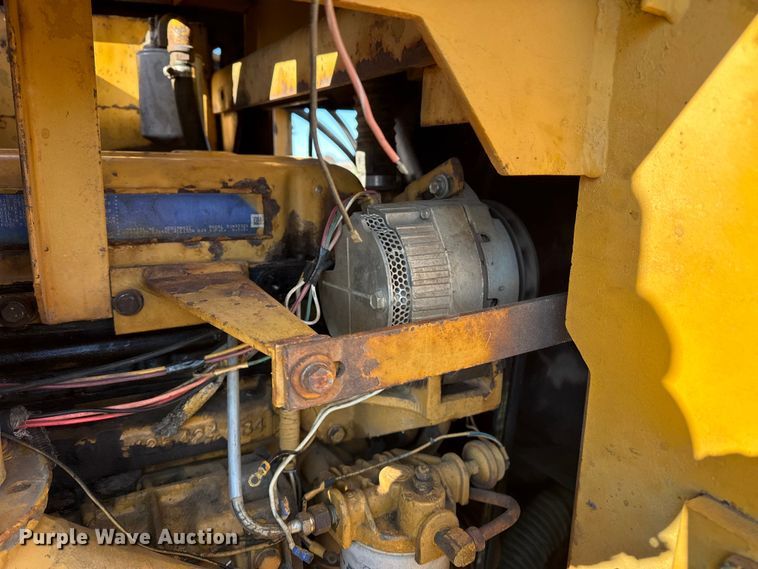 image for item EP2750 1982 Vermeer T-600D trencher