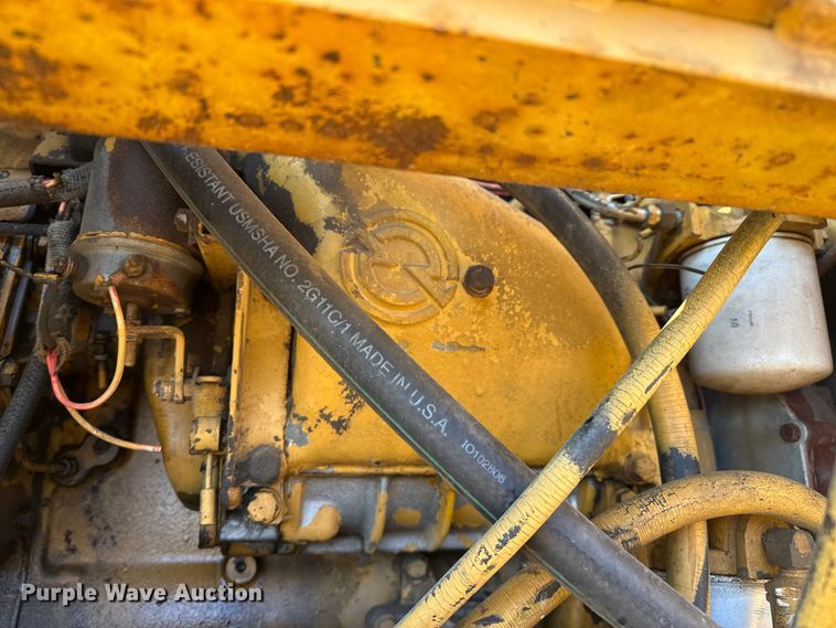 image for item EP2750 1982 Vermeer T-600D trencher