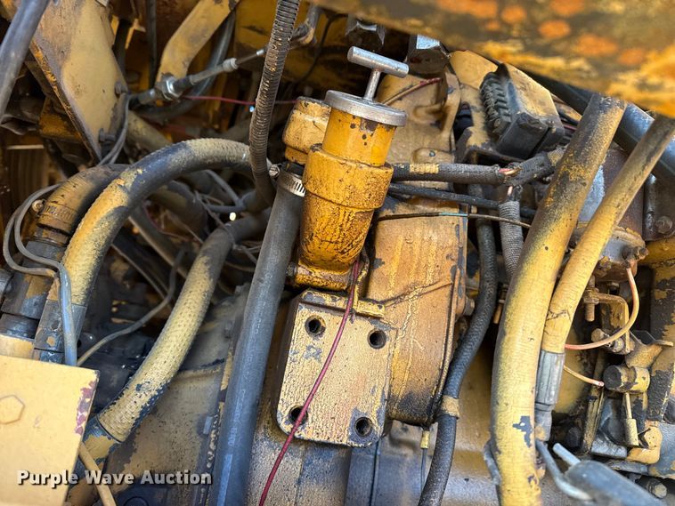 image for item EP2750 1982 Vermeer T-600D trencher