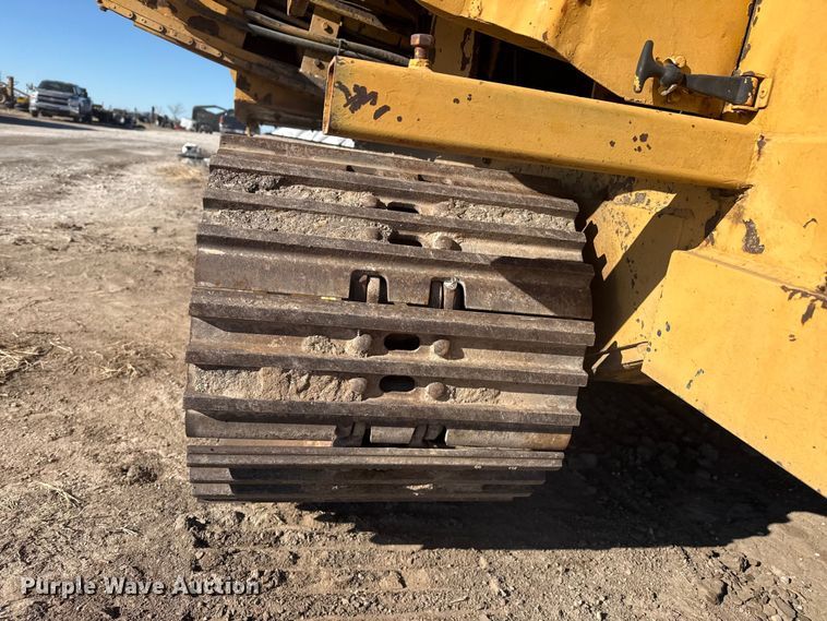 image for item EP2750 1982 Vermeer T-600D trencher