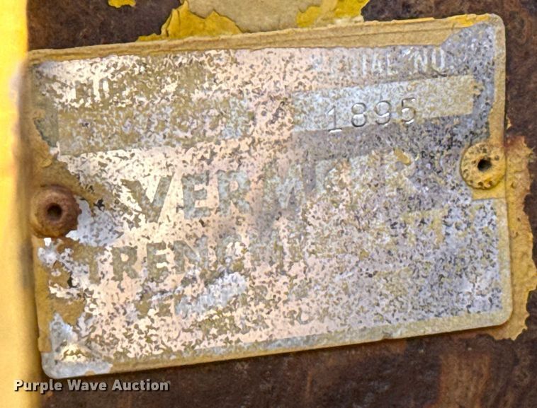 image for item EP2750 1982 Vermeer T-600D trencher