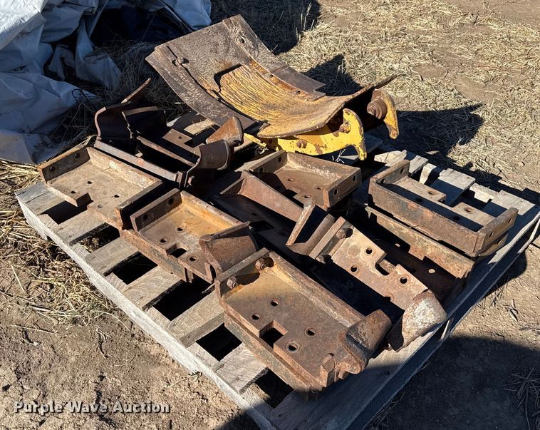 image for item EP2750 1982 Vermeer T-600D trencher