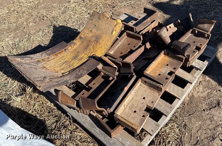 image for item EP2750 1982 Vermeer T-600D trencher