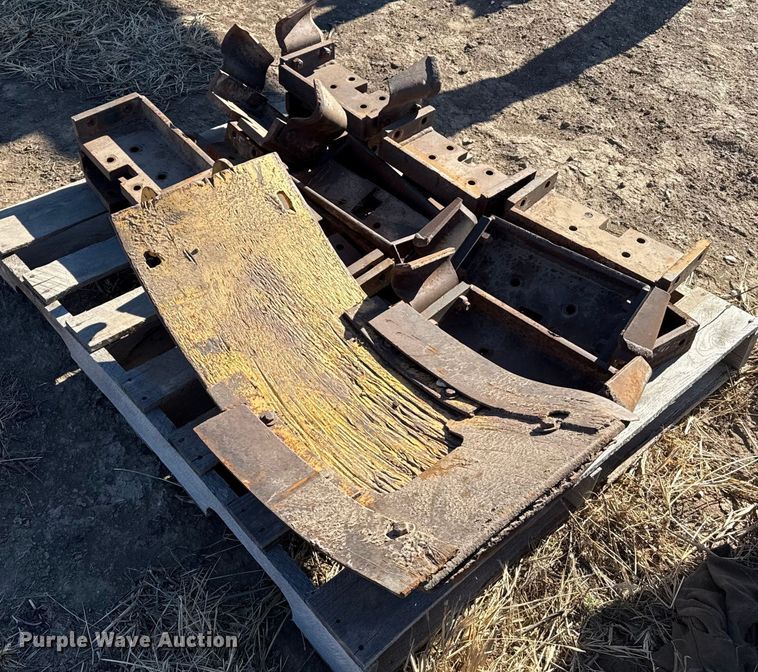 image for item EP2750 1982 Vermeer T-600D trencher