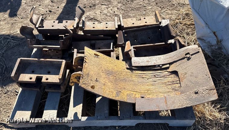 image for item EP2750 1982 Vermeer T-600D trencher