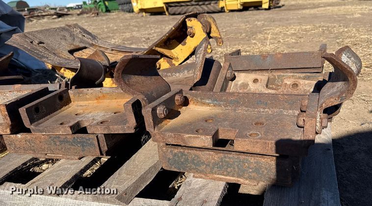 image for item EP2750 1982 Vermeer T-600D trencher
