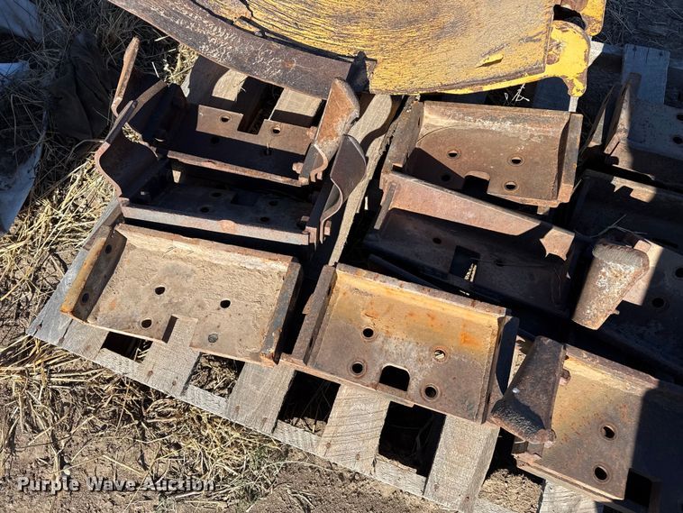 image for item EP2750 1982 Vermeer T-600D trencher