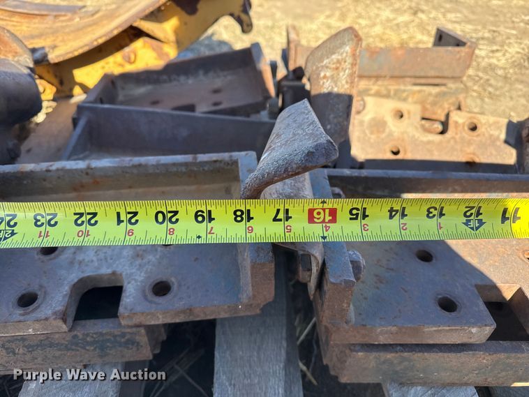 image for item EP2750 1982 Vermeer T-600D trencher