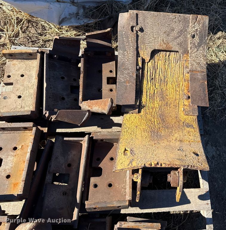 image for item EP2750 1982 Vermeer T-600D trencher