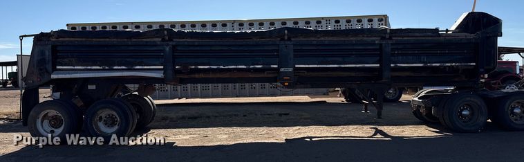 image for item EP2752 1999 Clement Fleetstar end dump trailer