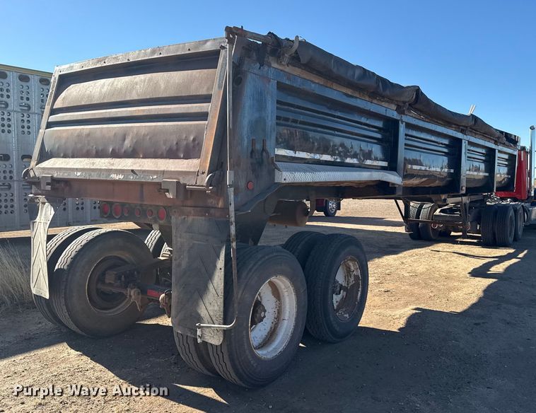 image for item EP2752 1999 Clement Fleetstar end dump trailer