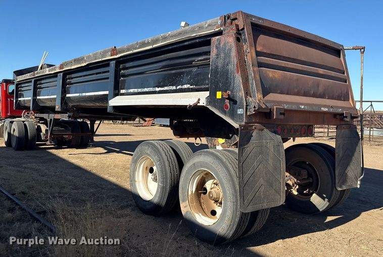 image for item EP2752 1999 Clement Fleetstar end dump trailer