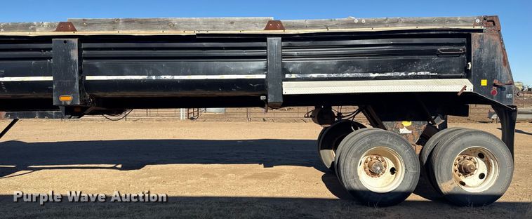 image for item EP2752 1999 Clement Fleetstar end dump trailer