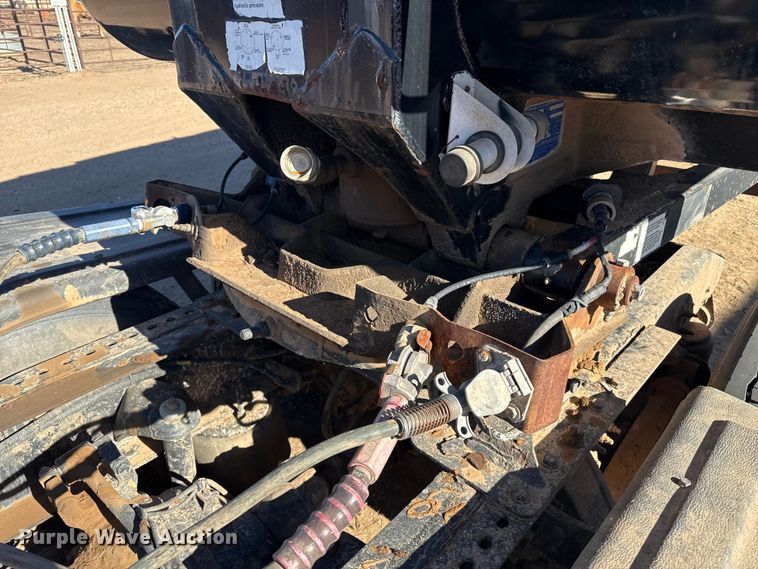 image for item EP2752 1999 Clement Fleetstar end dump trailer