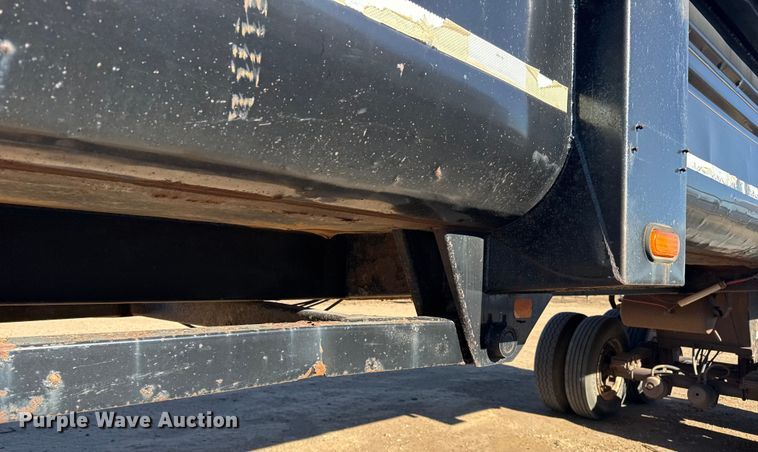 image for item EP2752 1999 Clement Fleetstar end dump trailer